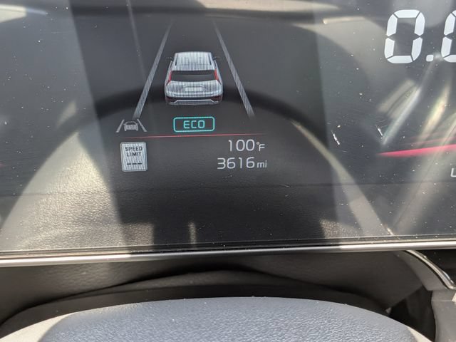Used 2025 Kia Niro EX Touring FWD image 27