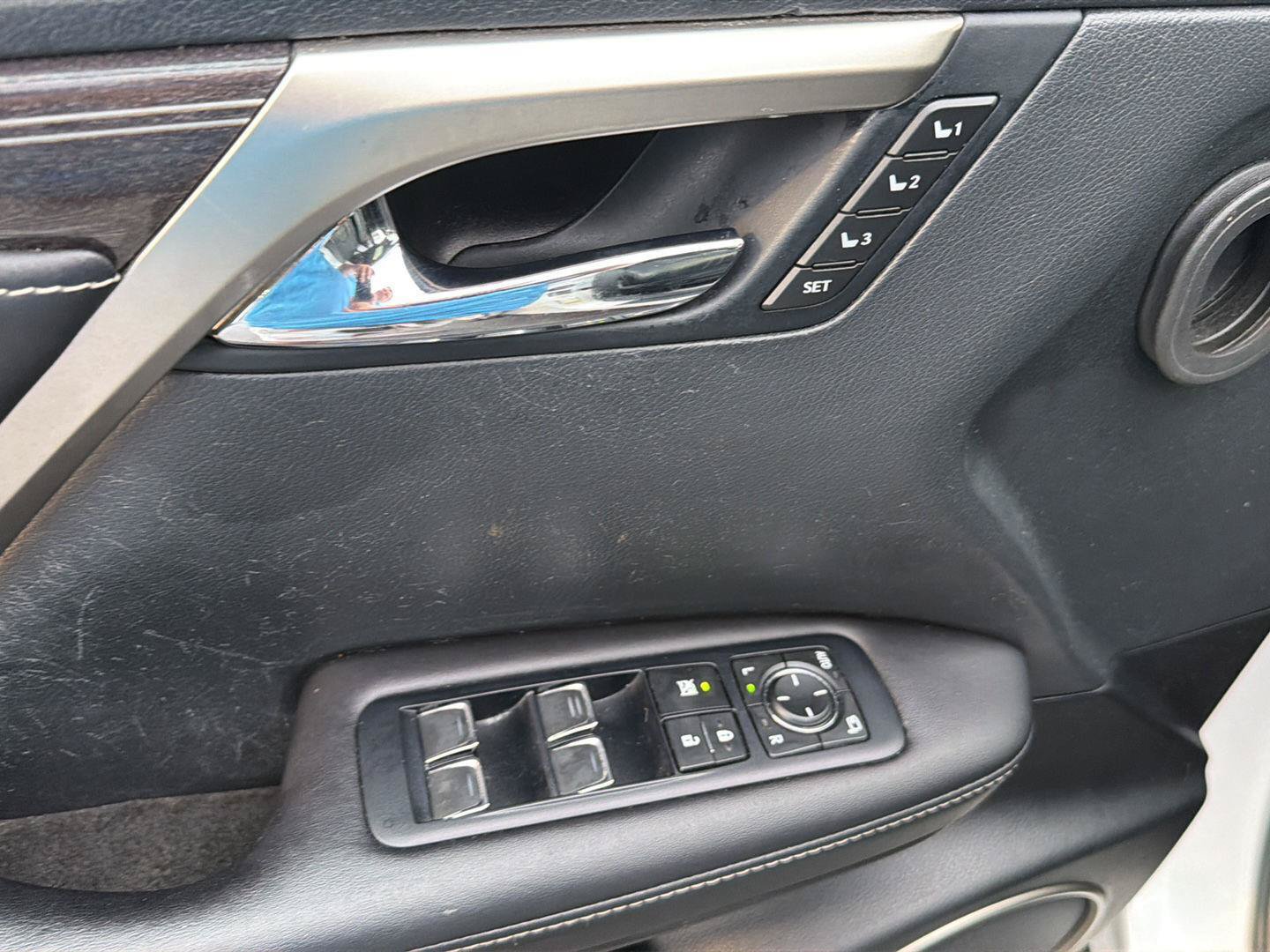 Used 2019 Lexus RX 350L Luxury w/ Cold Area Package (CT) AWD/4WD image 33
