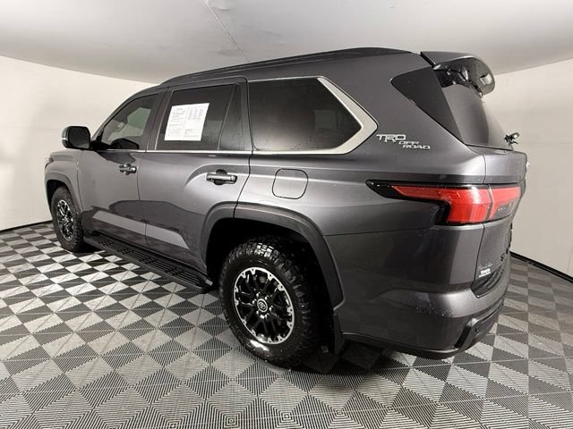 Used 2024 Toyota Sequoia SR5 w/ SR5 Premium Package AWD/4WD image 4