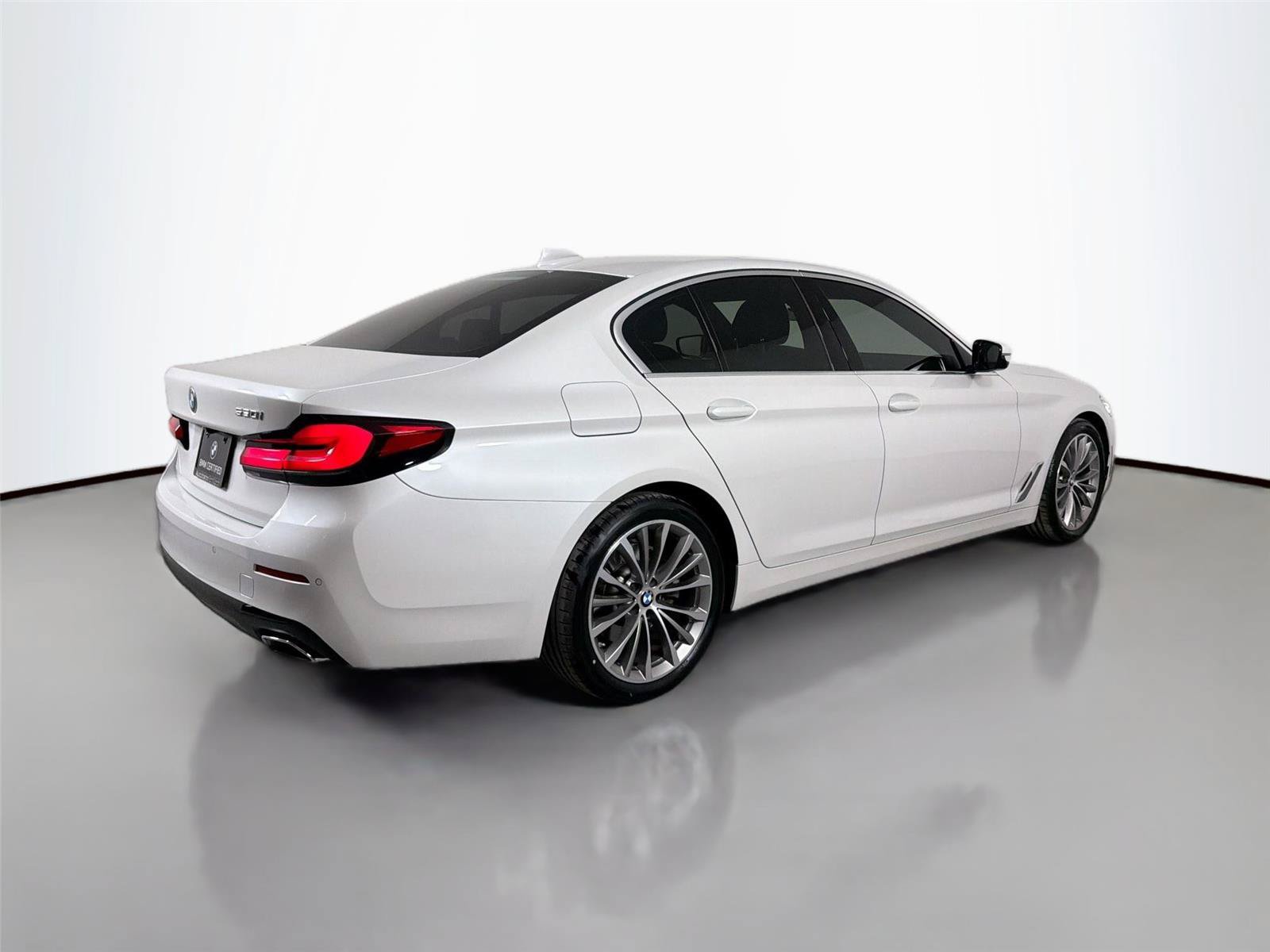 Certified 2023 BMW 530i w/ Premium Package RWD image 6