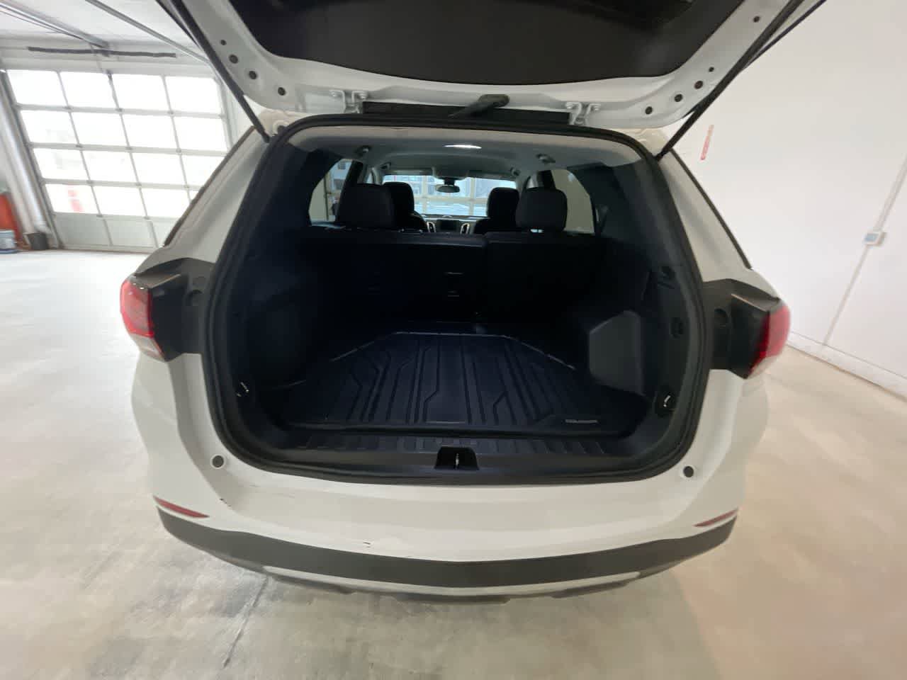 Used 2023 Chevrolet Equinox LT w/ LPO, Floor Liner Package AWD/4WD image 23