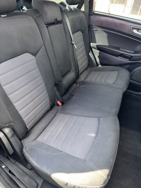 Used 2021 Ford Edge SE image 22