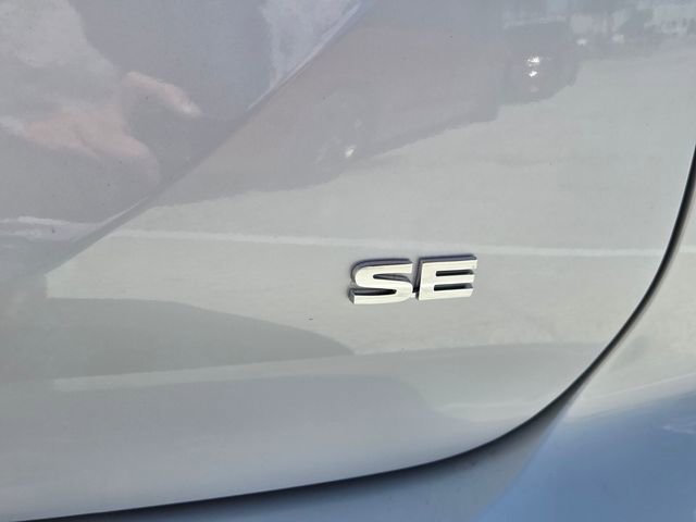 Used 2025 Mitsubishi Outlander SE image 13