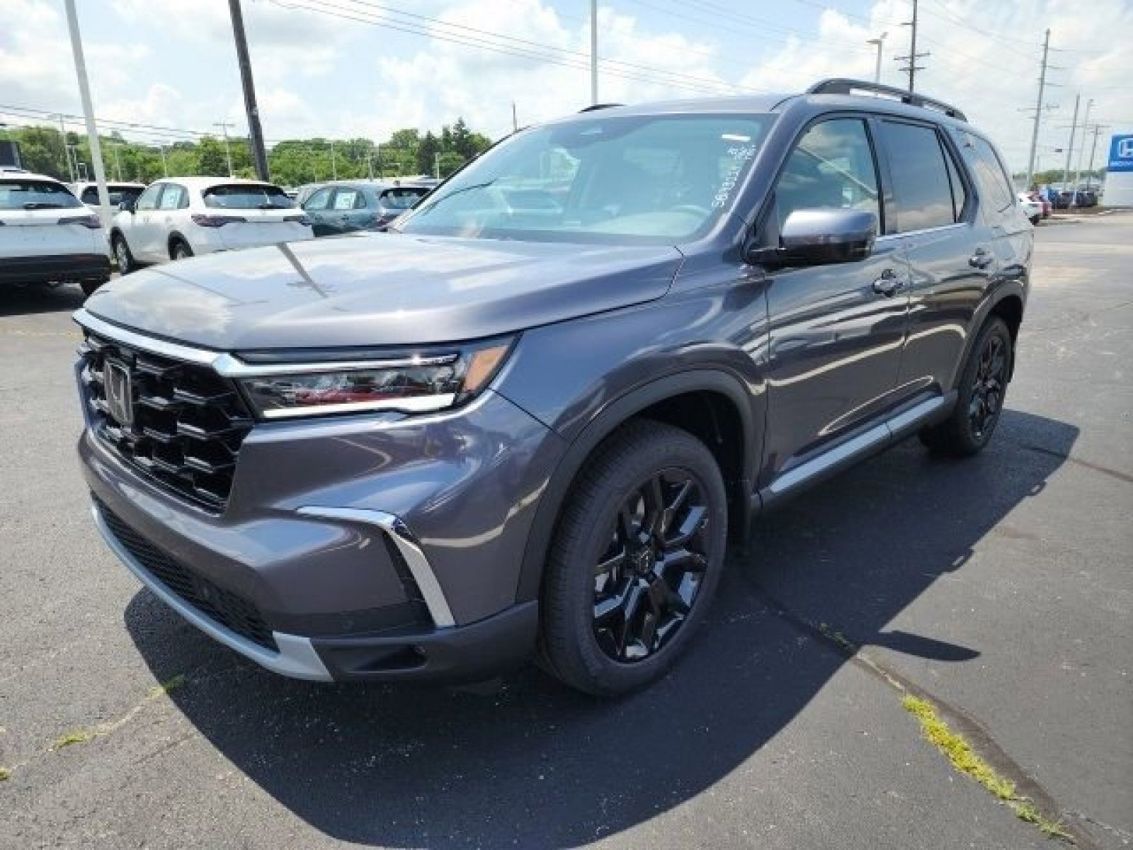 New 2025 Honda Pilot Touring image 3