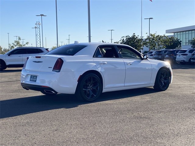 Used 2022 Chrysler 300 Touring w/ Sport Appearance Package image 26