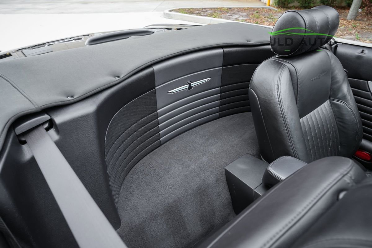 Used 2004 Ford Thunderbird Premium image 24