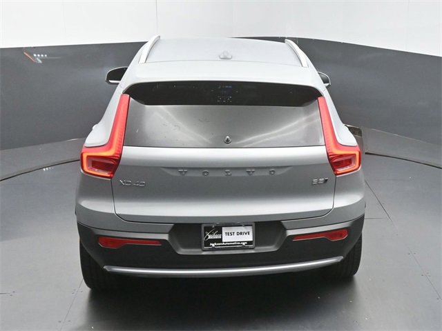 Used 2025 Volvo XC40 B5 Core image 47