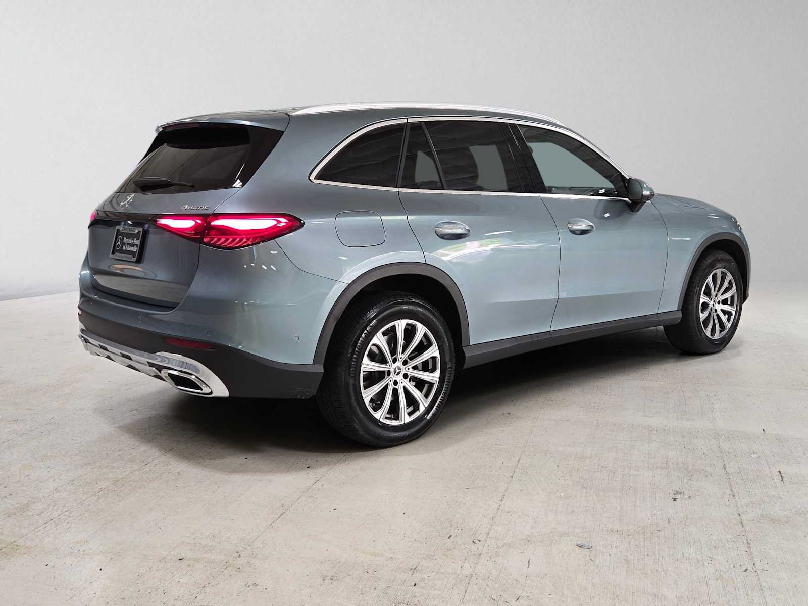 Used 2026 Mercedes-Benz GLC 300 4MATIC image 3