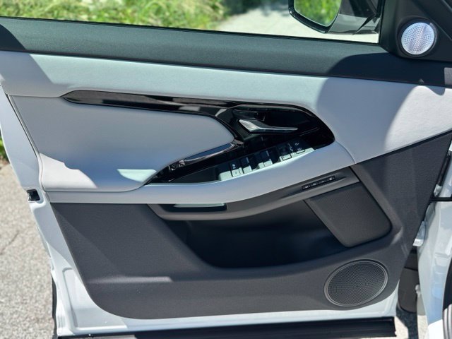 New 2026 Land Rover Range Rover Evoque Hoxton AWD/4WD image 8