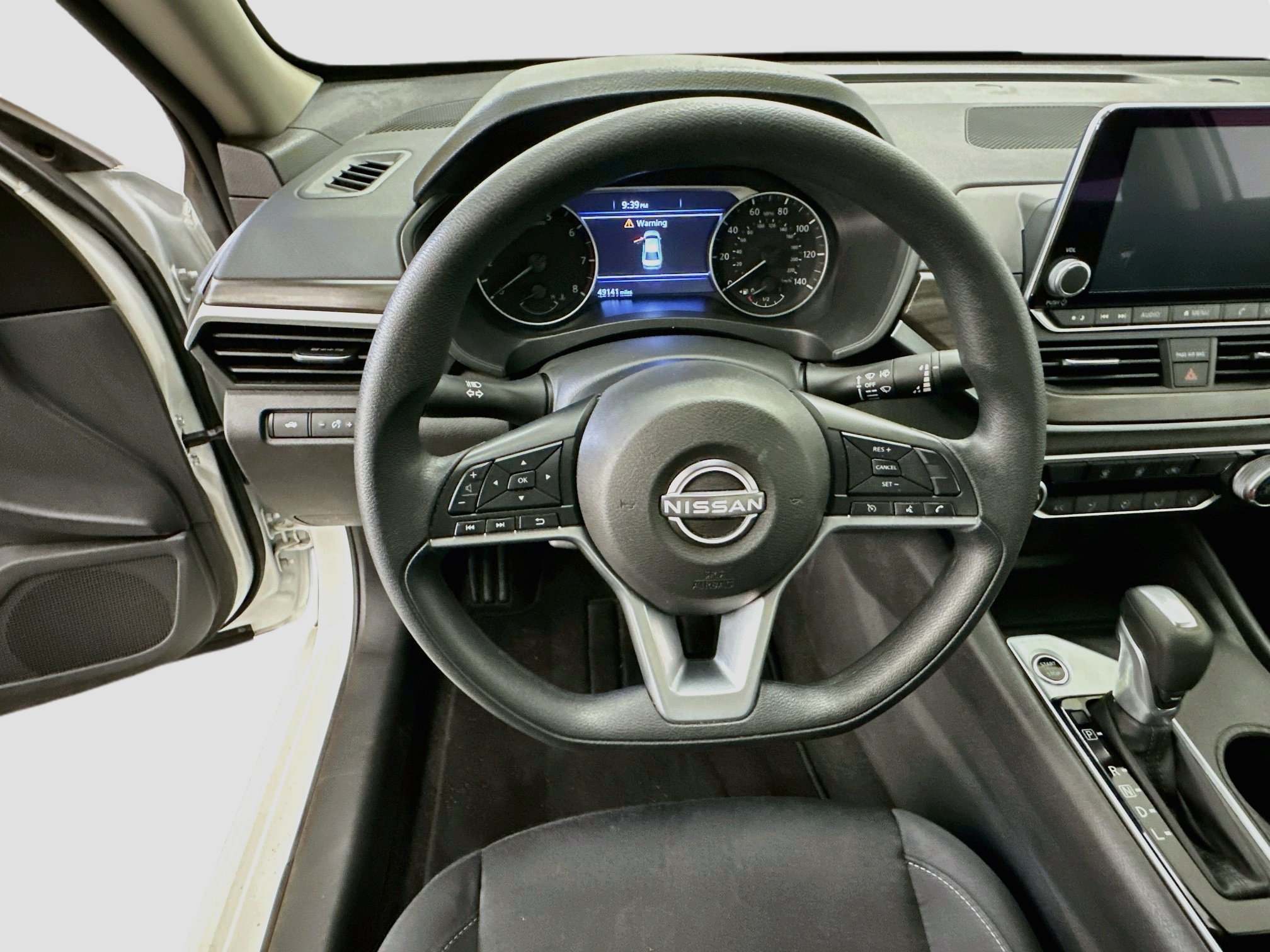 Used 2025 Nissan Altima 2.5 SV FWD image 18