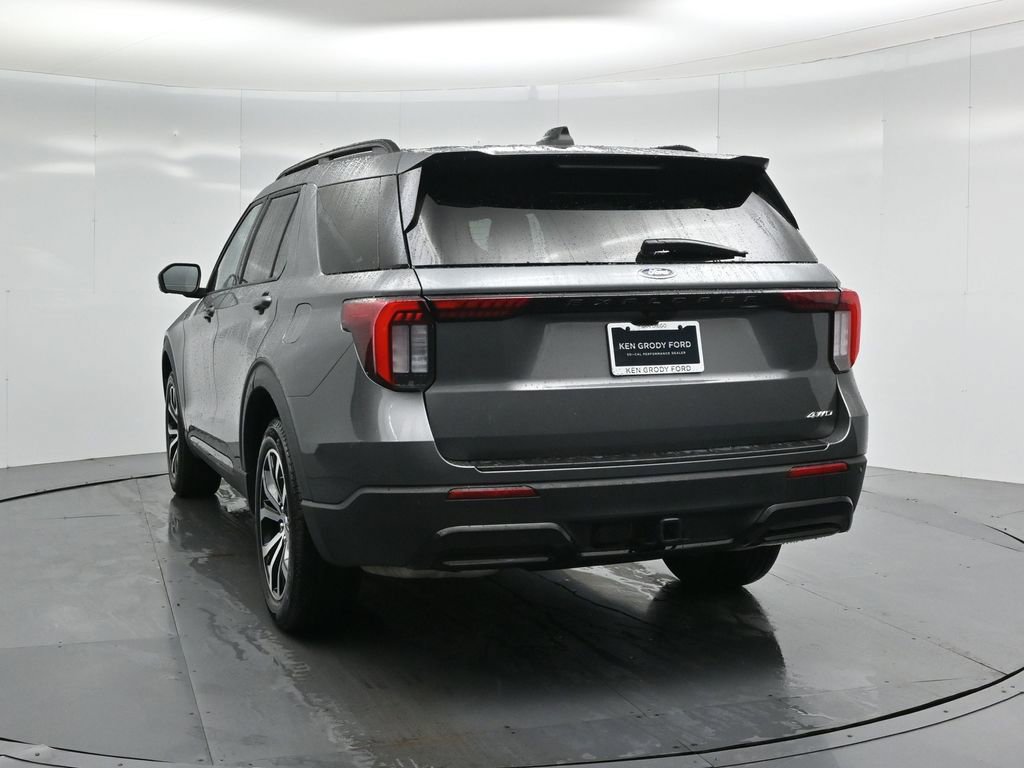 Certified 2025 Ford Explorer ST-Line image 29