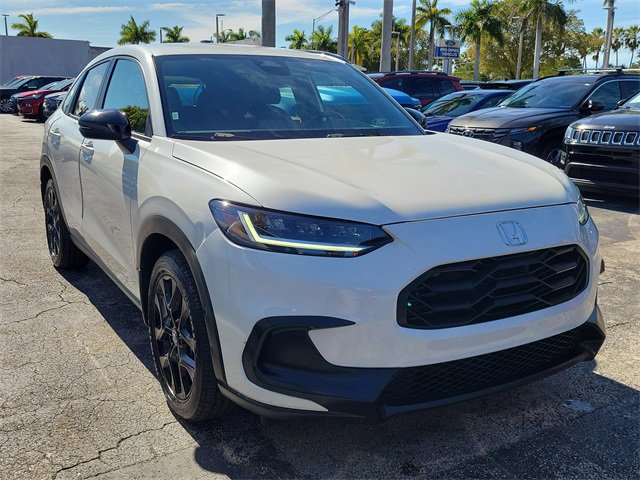 Used 2023 Honda HR-V Sport image 2