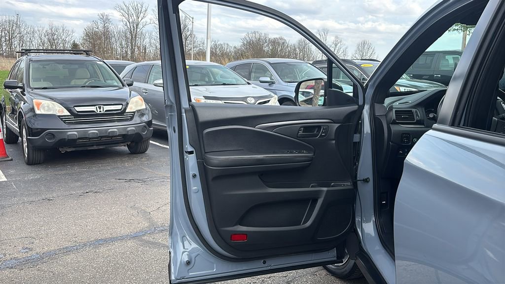 Used 2023 Honda Passport EX-L image 11