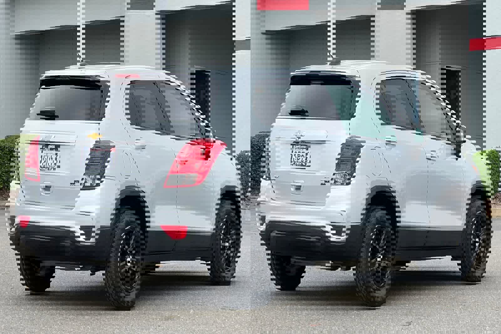 Used 2022 Chevrolet Trax LS w/ Tint and Cruise Package FWD image 2