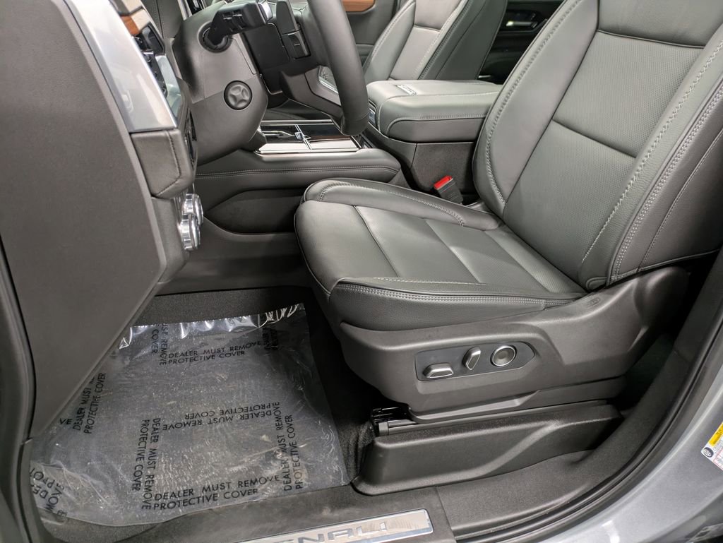 Used 2026 GMC Yukon Denali w/ Sun & Power Step Package AWD/4WD image 10