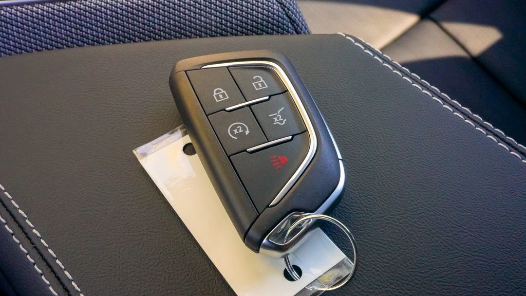 New 2026 Cadillac Optiq Sport 2 image 30