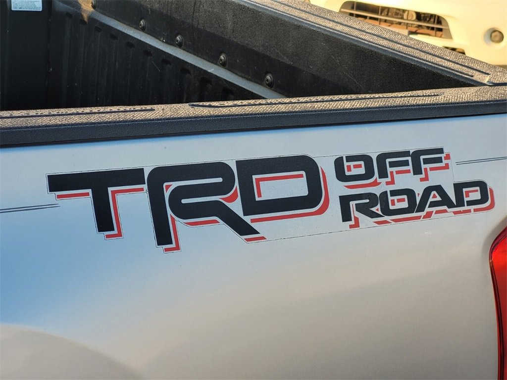 Used 2017 Toyota Tacoma TRD Off-Road image 6
