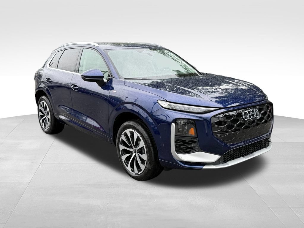 New 2026 Audi Q3 quattro 2.0T AWD/4WD image 3