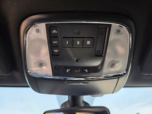 Used 2018 Jeep Grand Cherokee Limited image 9