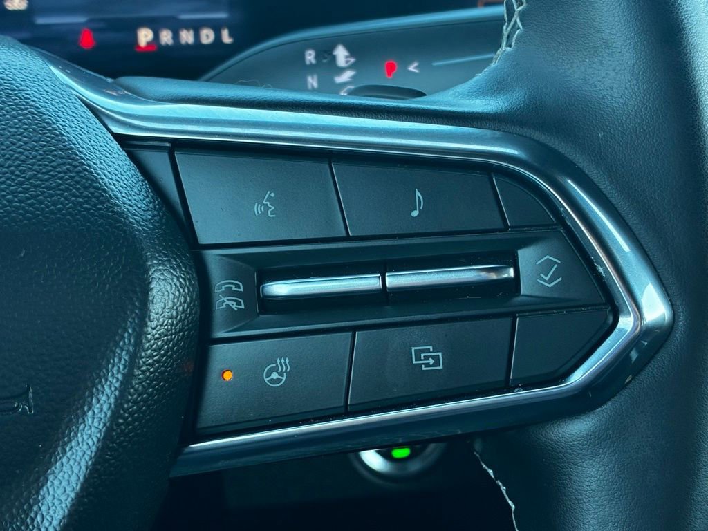 Used 2025 Chevrolet Traverse Z71 image 23