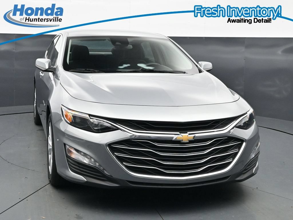 Used 2025 Chevrolet Malibu LT FWD image 3