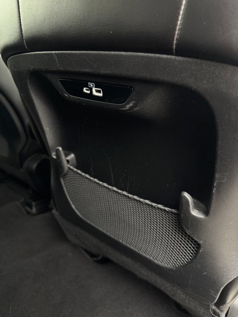 Used 2023 Chrysler Pacifica Touring-L FWD image 42