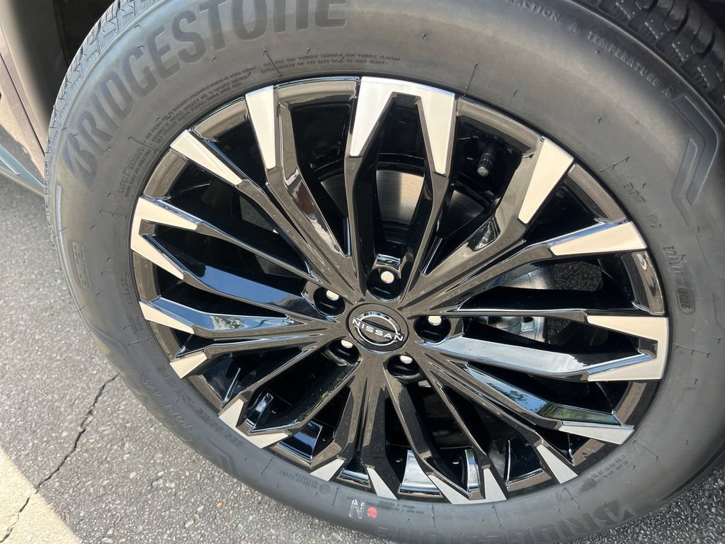 Certified 2026 Nissan Rogue Dark Armor FWD image 38