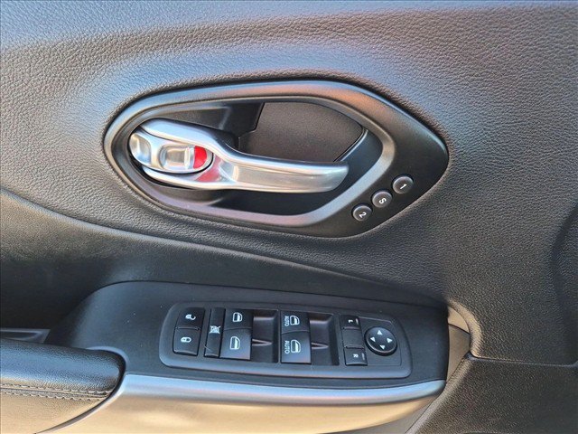 Used 2021 Jeep Cherokee Limited AWD/4WD image 28