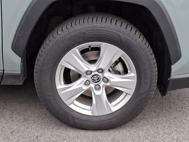 Used 2020 Toyota RAV4 XLE w/ Convenience Package image 8