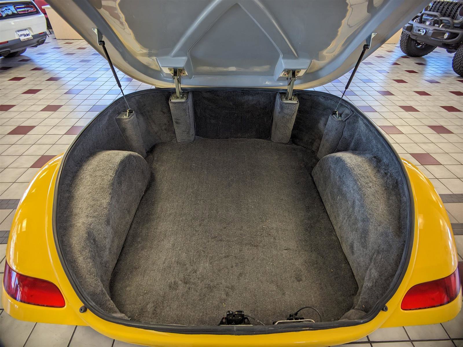 Used 2002 Chrysler Prowler image 29