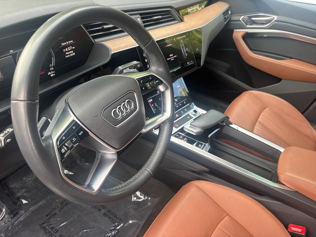Used 2024 Audi Q8 e-tron Premium Plus AWD/4WD image 11