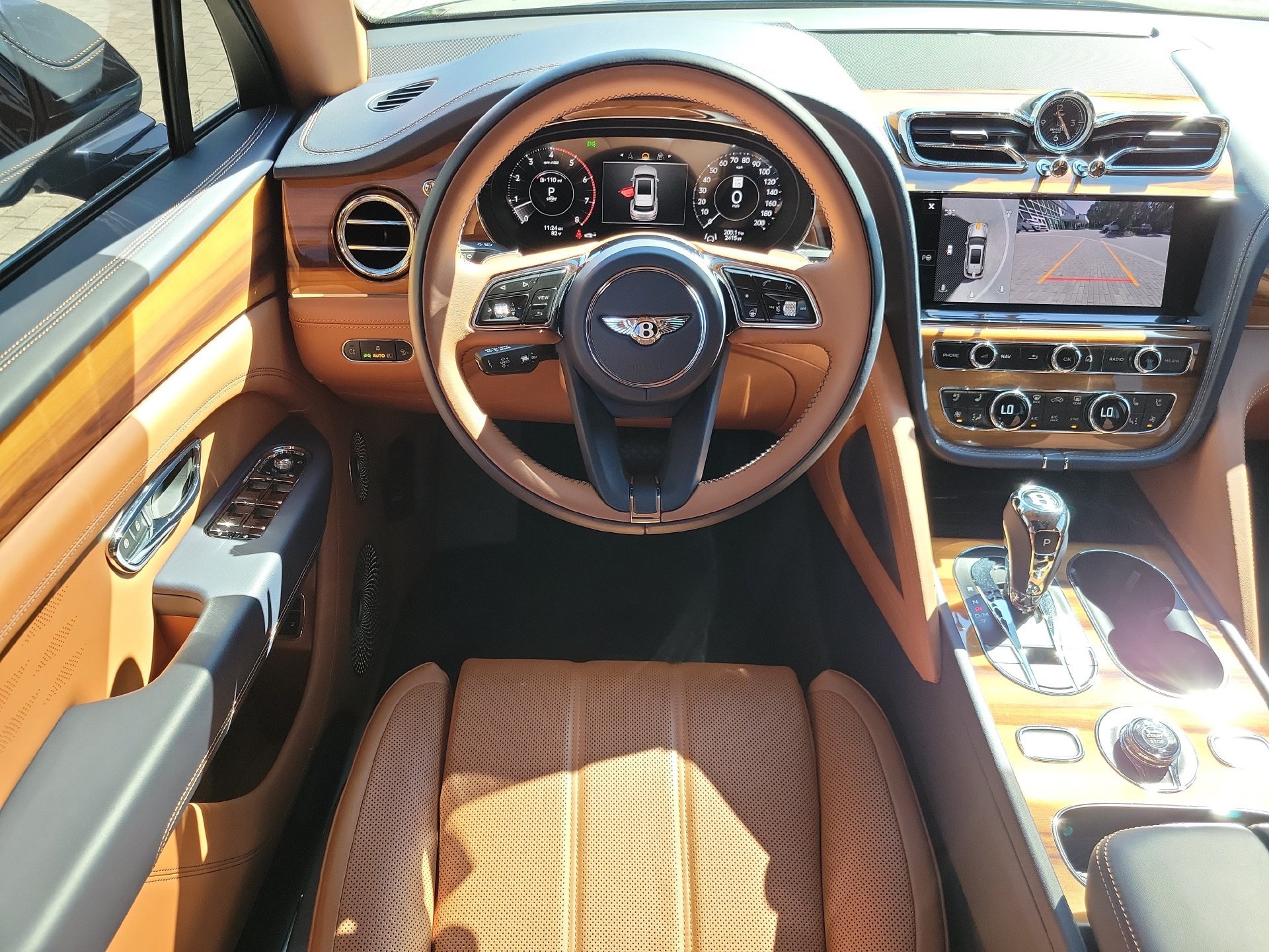 Certified 2025 Bentley Bentayga Extended Wheelbase AWD/4WD image 20