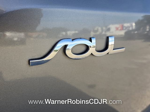 Used 2012 Kia Soul ! FWD image 12