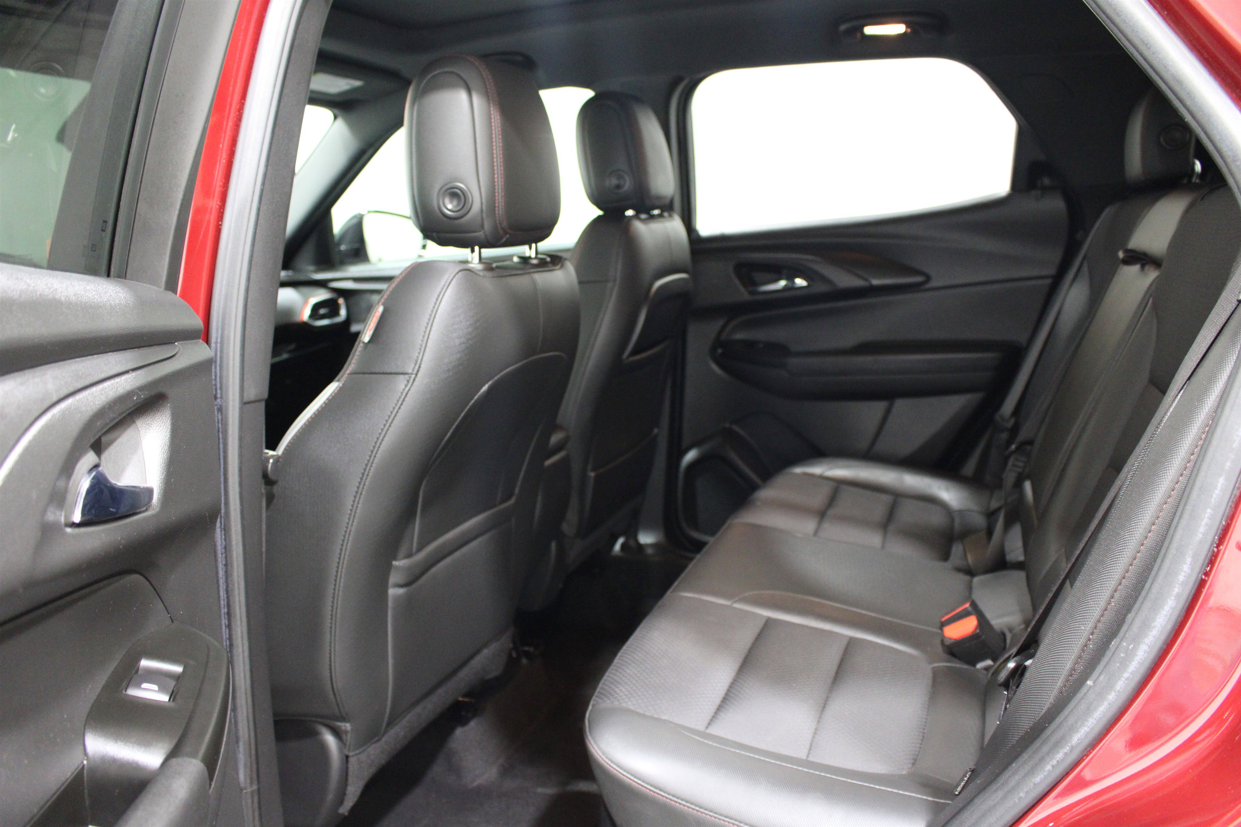 Used 2022 Chevrolet TrailBlazer RS w/ Sun and Liftgate Package image 21