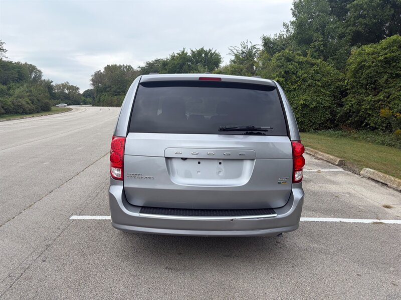 Used 2018 Dodge Grand Caravan GT FWD image 4