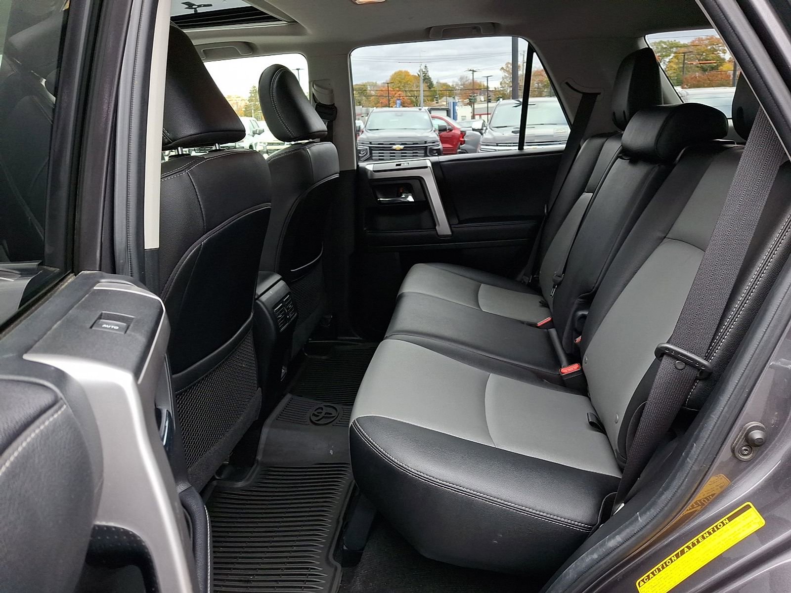 Used 2021 Toyota 4Runner SR5 Premium image 11