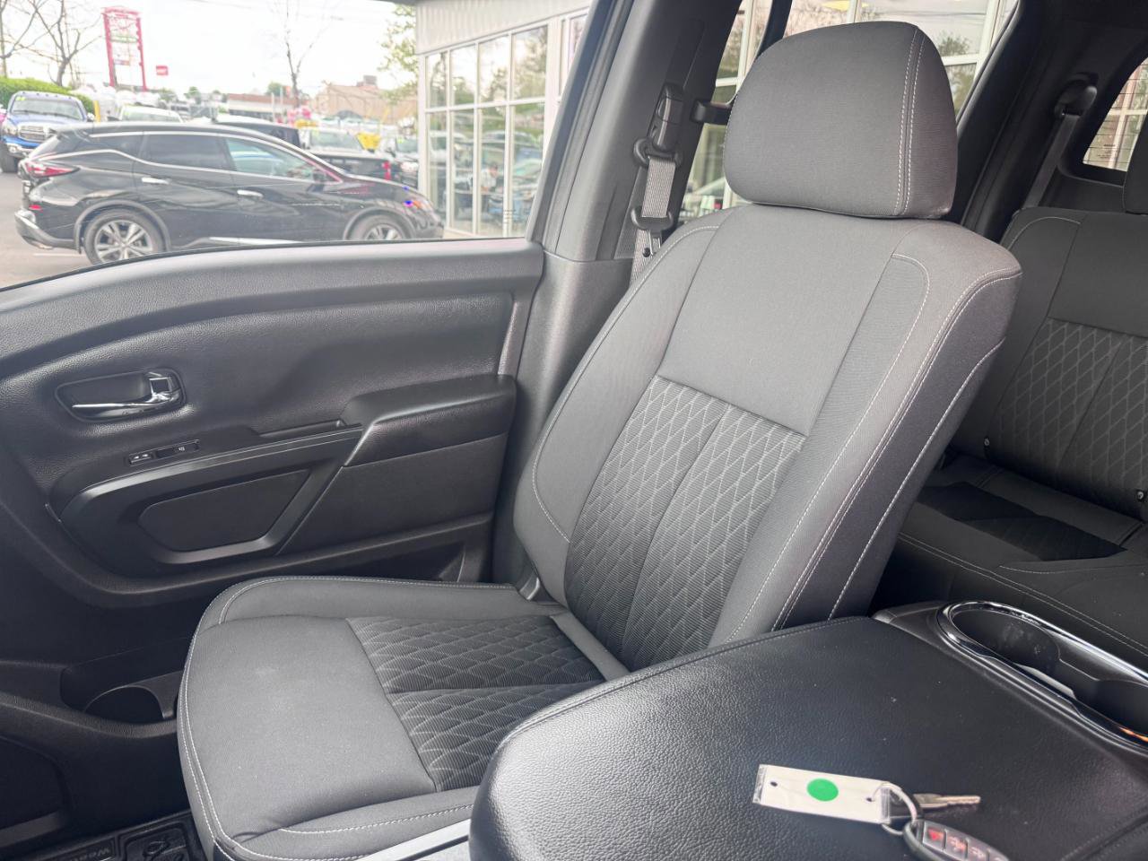 Used 2019 Nissan Titan SV w/ SV Convenience Package AWD/4WD image 16