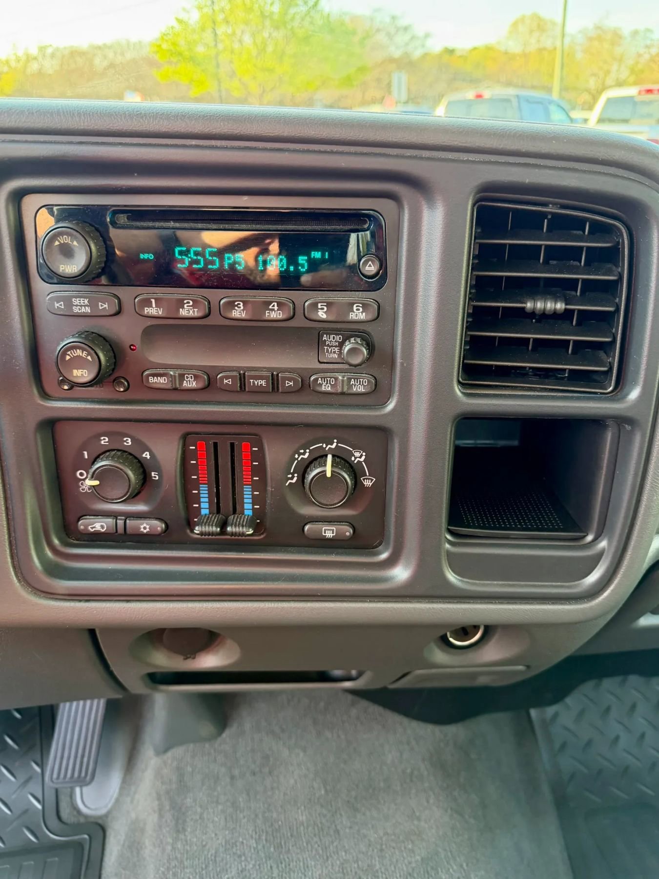 Used 2005 Chevrolet Silverado 1500 LS w/ Light Duty Power Package RWD image 10