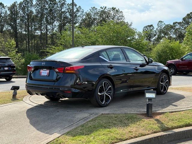 Used 2024 Nissan Altima 2.5 SR FWD image 7