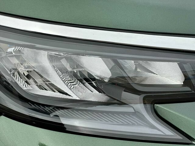 Used 2024 Toyota Sienna LE AWD/4WD image 32