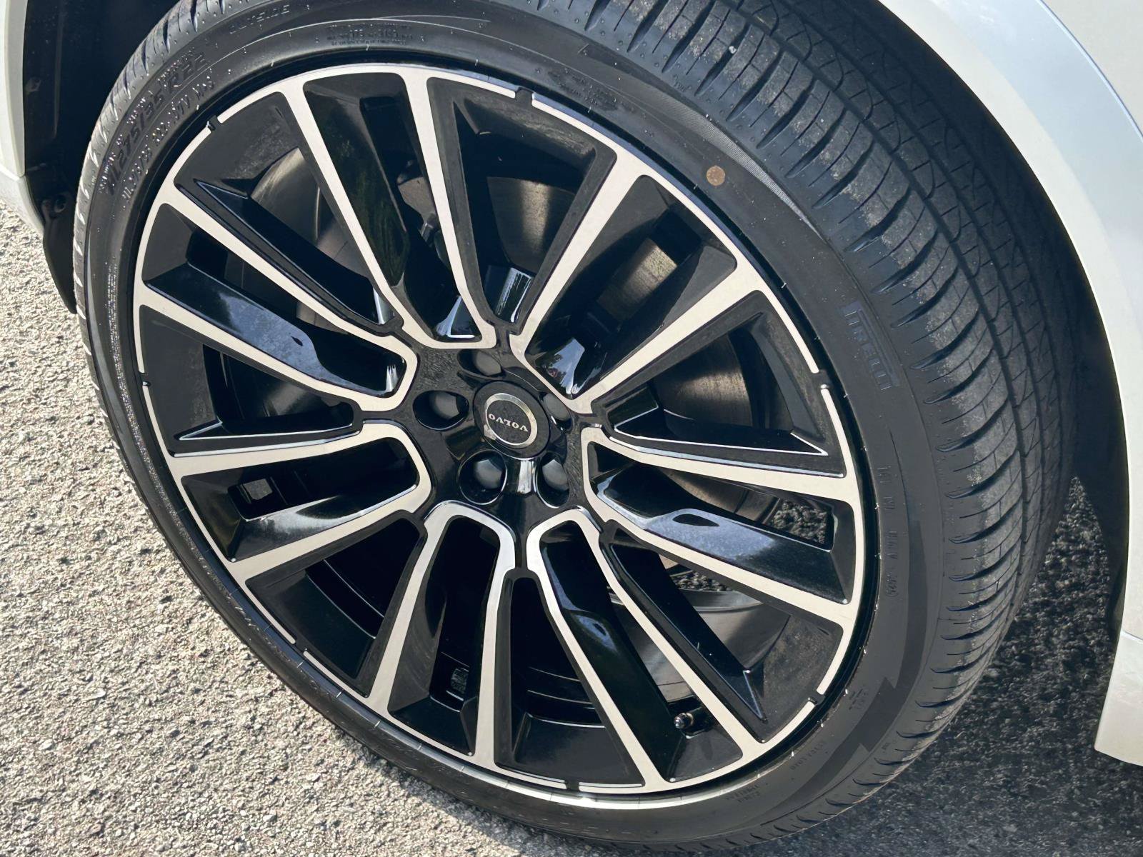 New 2026 Volvo XC90 B6 Plus AWD/4WD image 9