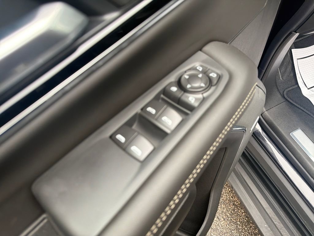 New 2026 GMC Yukon XL Elevation image 15