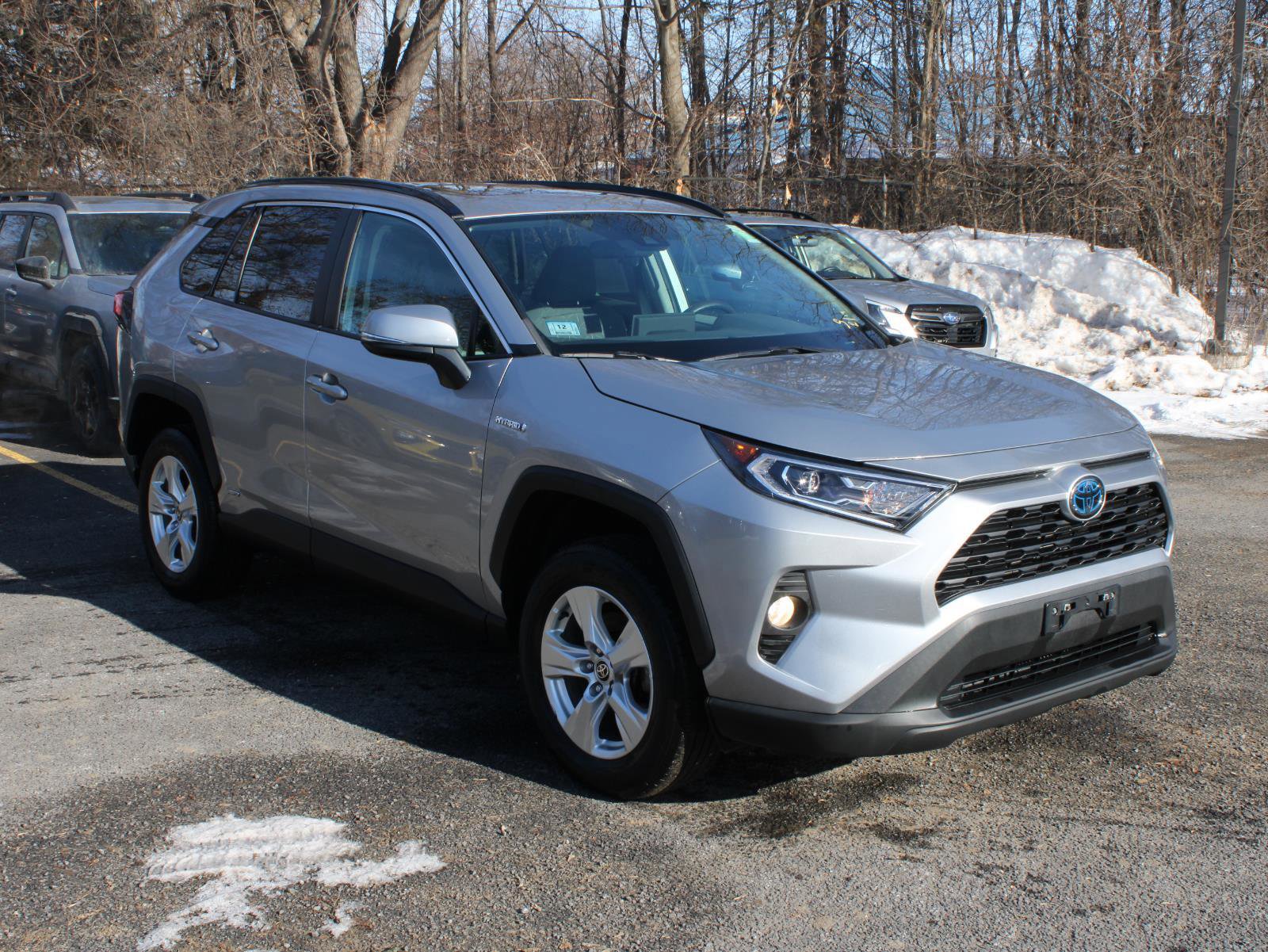 Used 2021 Toyota RAV4 XLE w/ Convenience Package image 3