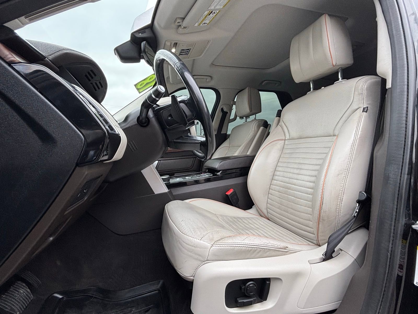 Used 2018 Land Rover Discovery HSE Luxury image 10