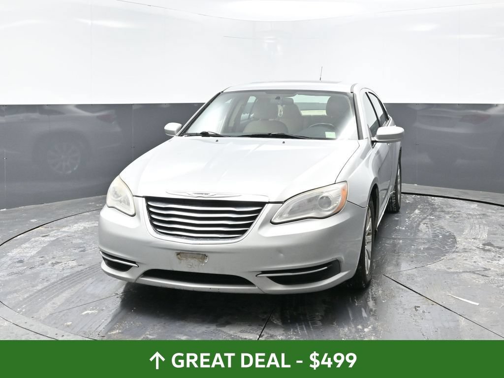 Used 2011 Chrysler 200 Touring FWD image 5