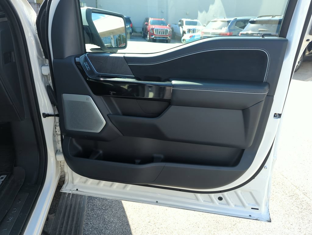Used 2023 Ford F150 Lightning Platinum AWD/4WD image 32