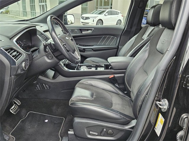 Used 2020 Ford Edge ST image 3