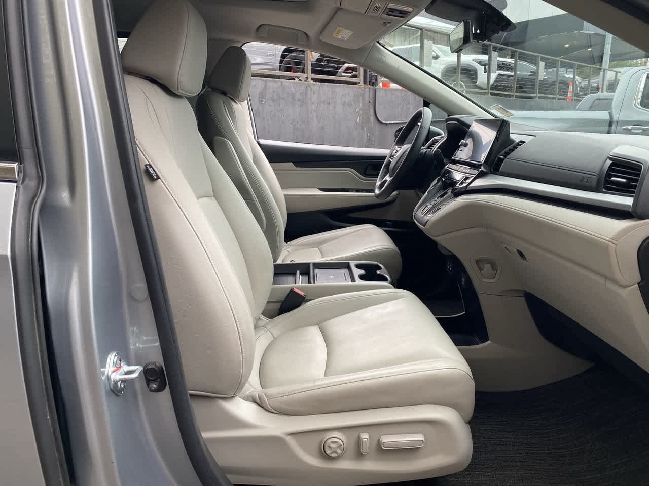 Used 2025 Honda Odyssey EX-L image 17