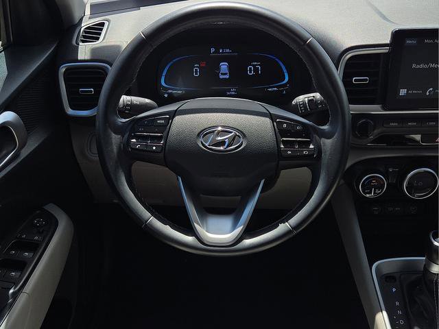Used 2024 Hyundai Venue SEL FWD image 18