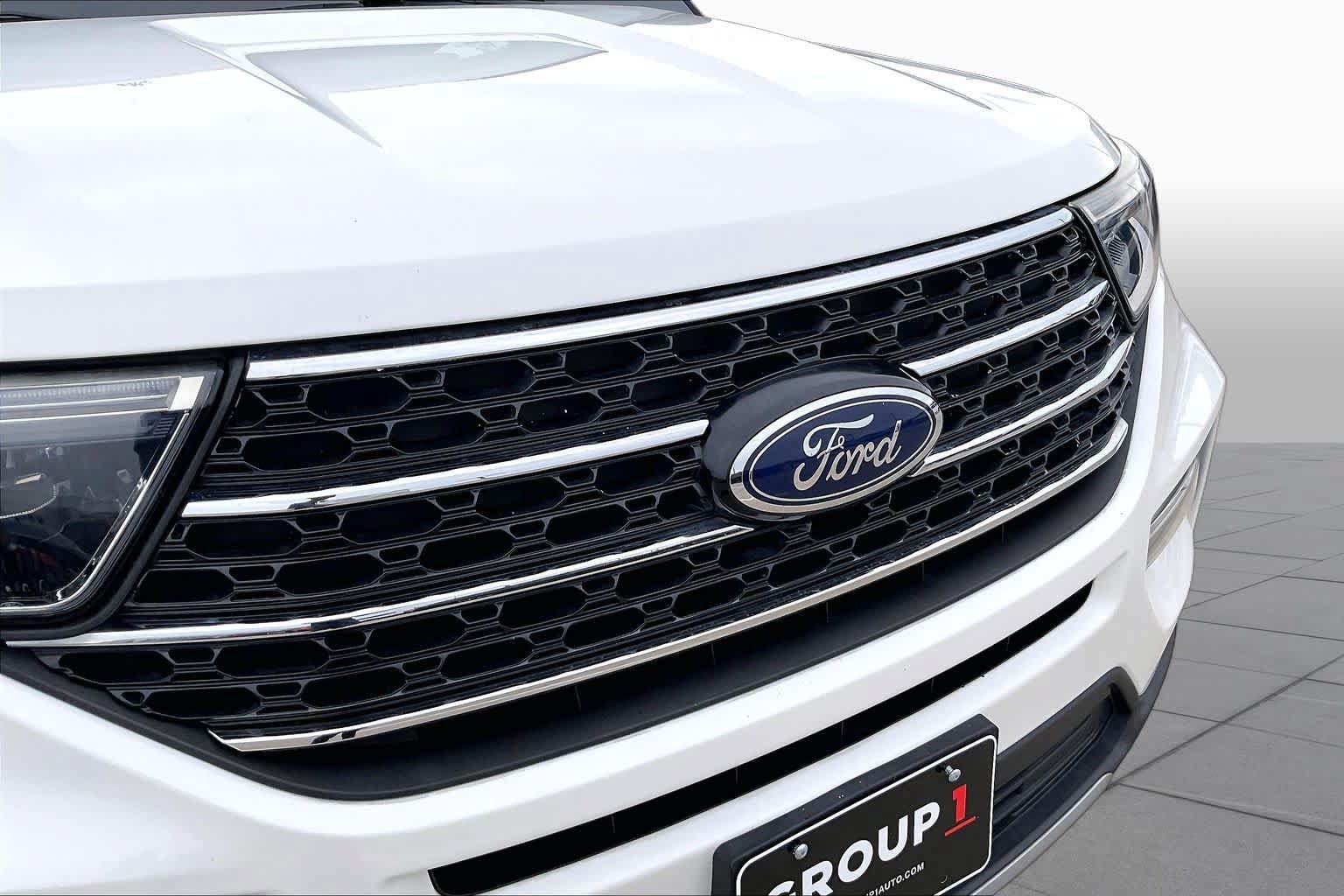 Used 2020 Ford Explorer XLT w/ Equipment Group 202A RWD image 30